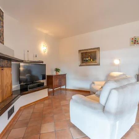 Apartmán Con Piscina E Terrazzo *