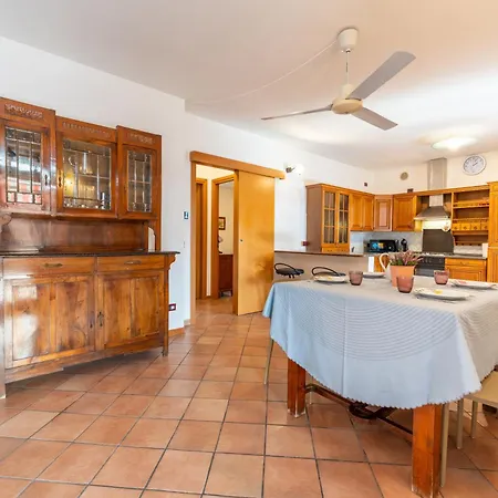 Apartmán Con Piscina E Terrazzo *