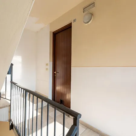 Con Piscina E Terrazzo *