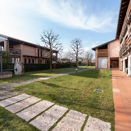 Con Piscina E Terrazzo Apartmán *