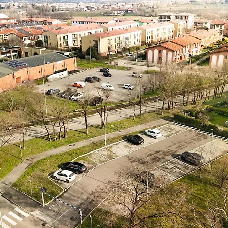 Con Piscina E Terrazzo
